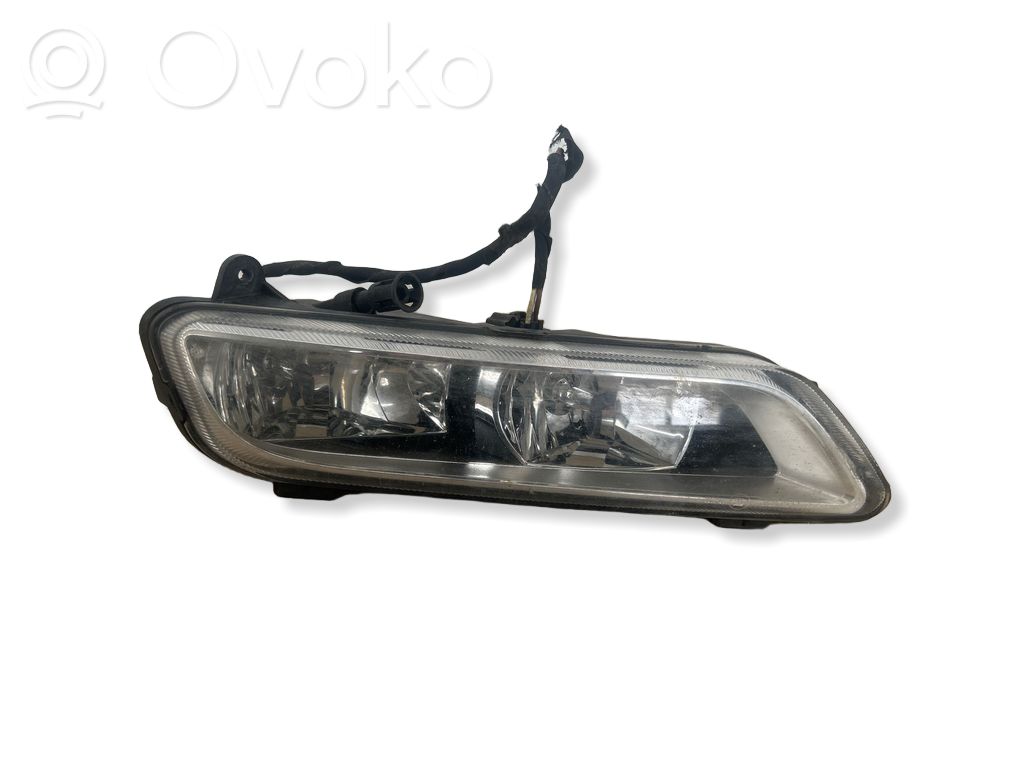 Volkswagen PASSAT B7 Front fog light 