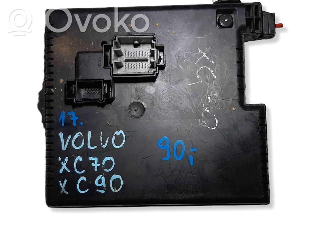 Volvo XC70 Skrzynka bezpieczników / Komplet 