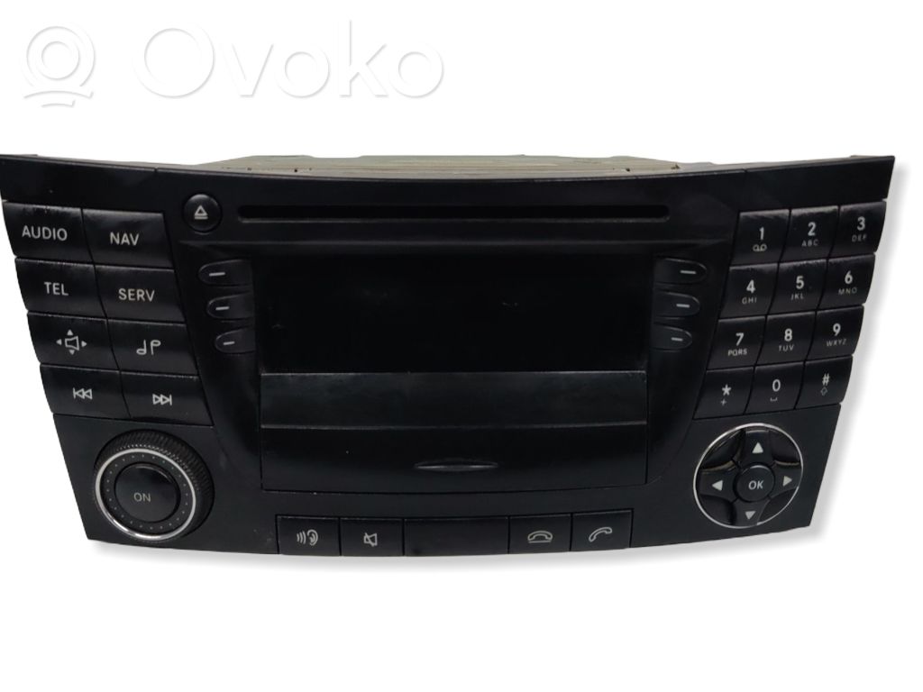Mercedes-Benz E W211 Panel / Radioodtwarzacz CD/DVD/GPS 