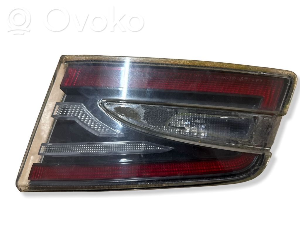 Lampy tylnej klapy bagażnika   100600600C,1006006F0G,6005924BU