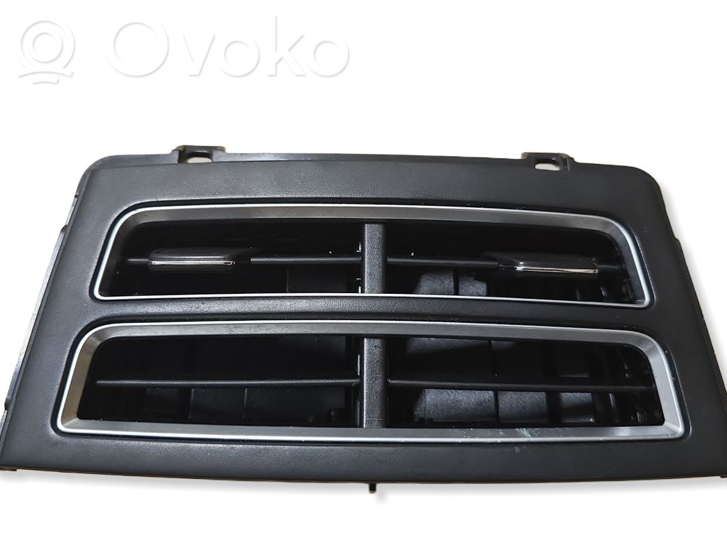 Tesla Model S Oro grotelės gale 