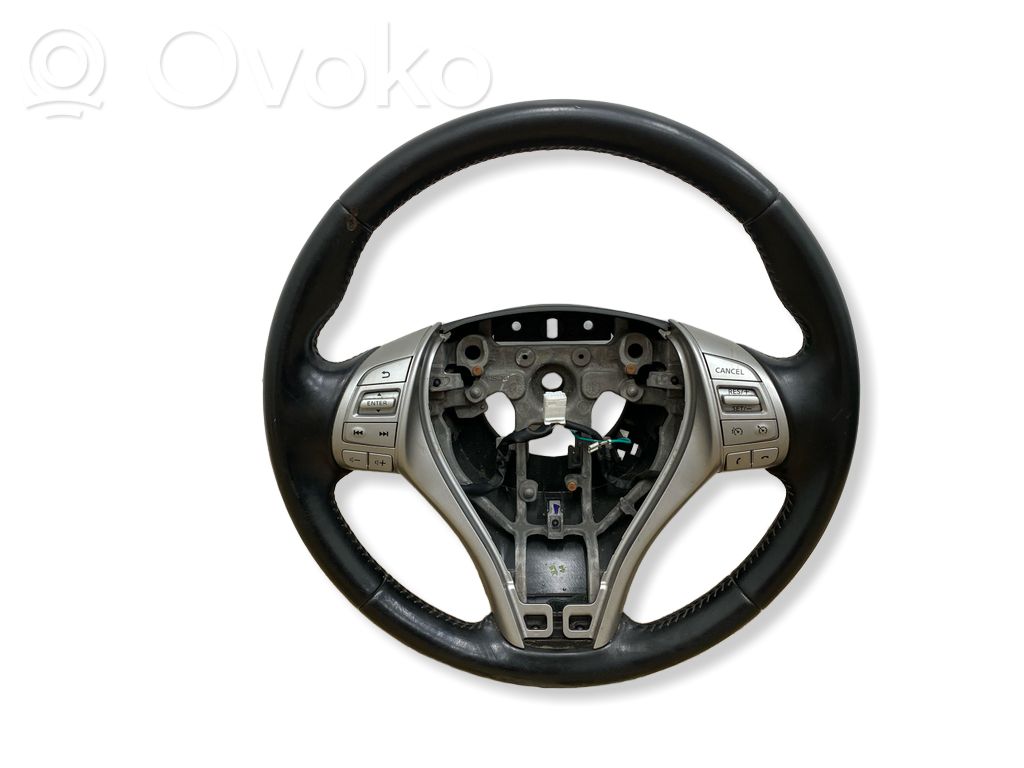 Nissan Qashqai Ohjauspyörä 
