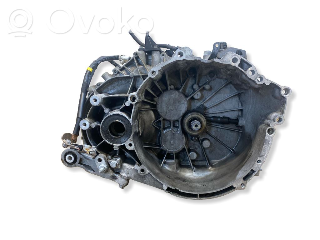 Volvo V40 Manualna 6-biegowa skrzynia biegów 