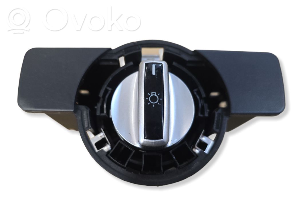 Toyota Avensis T270 Light switch 