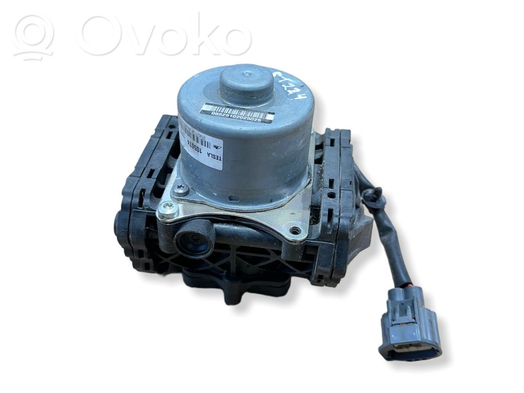 Tesla Model S Vacuum pump 
