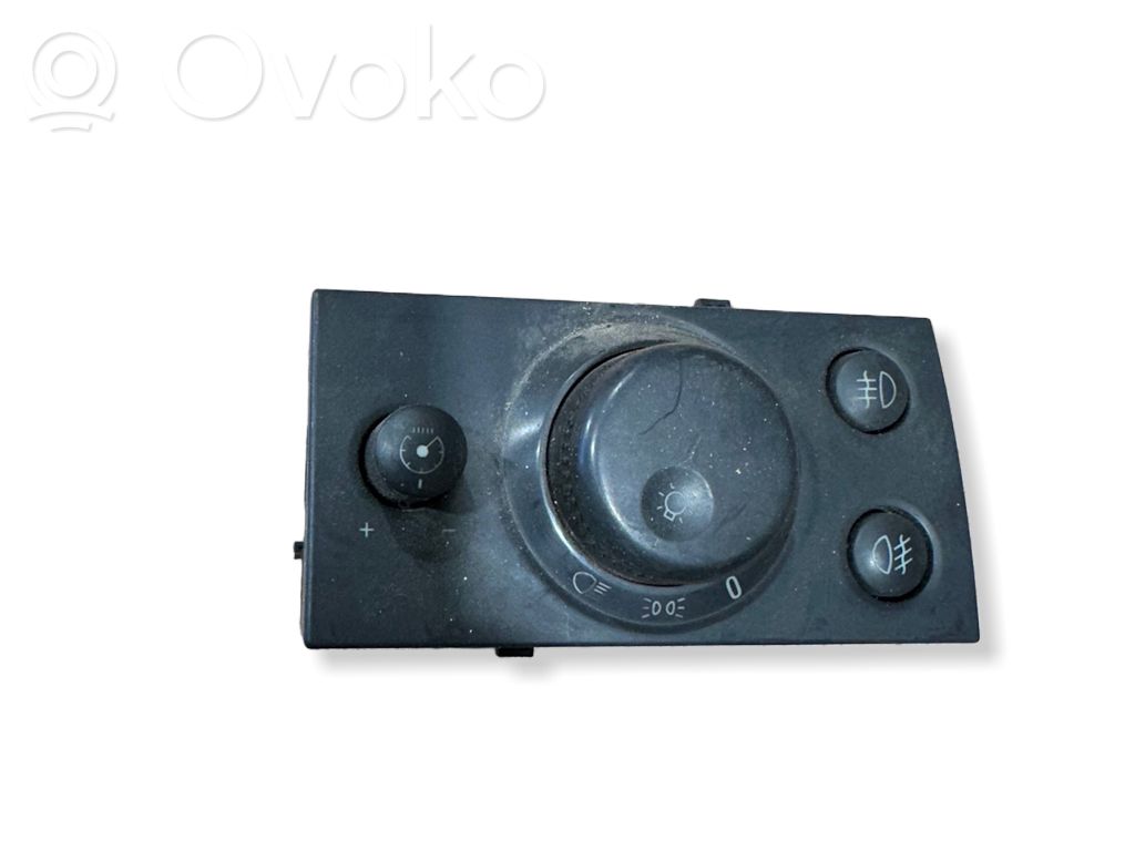 Light switch   9185891,04060039,17482