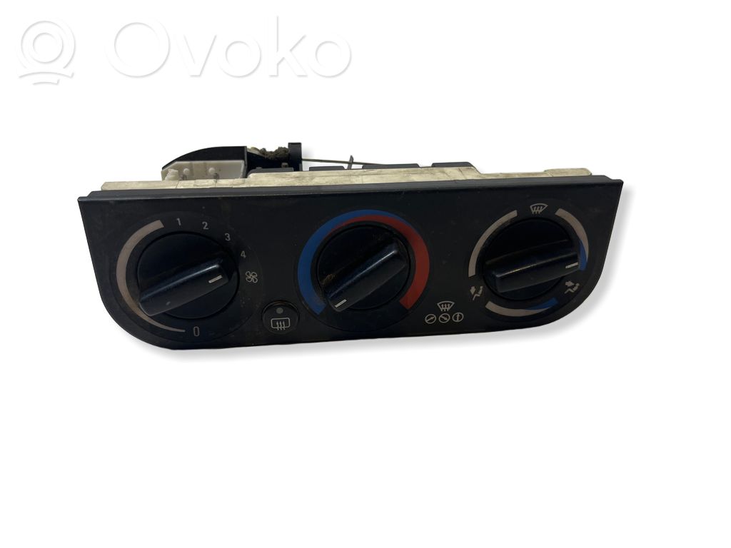 BMW 3 E36 Climate control unit 