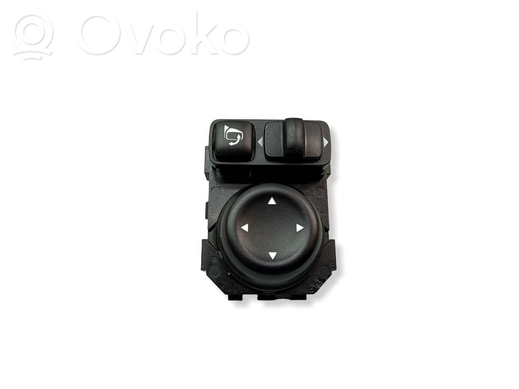 Nissan Juke II F16 Wing mirror switch 