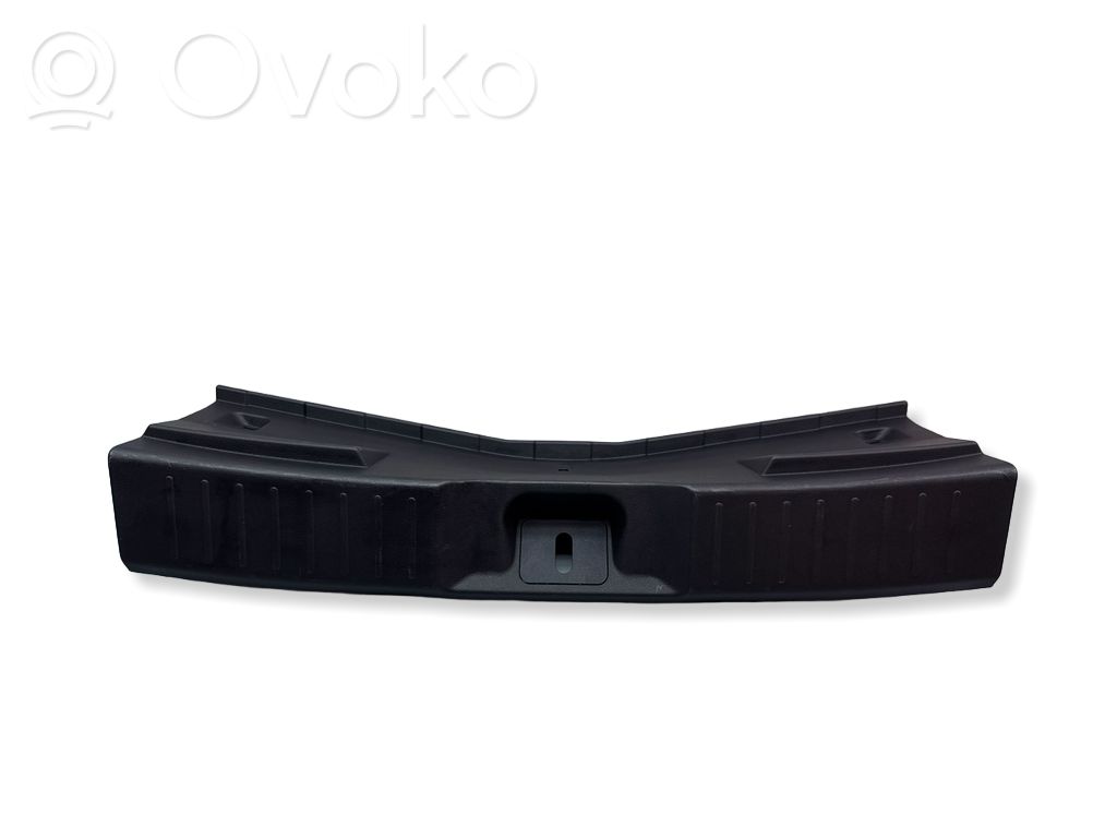 Nissan Juke II F16 Rivestimento serratura portellone posteriore/bagagliaio 