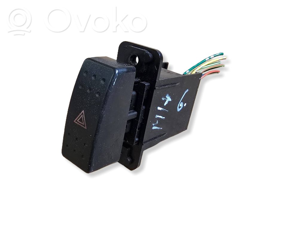 Suzuki Ignis Botón interruptor de luz de peligro 