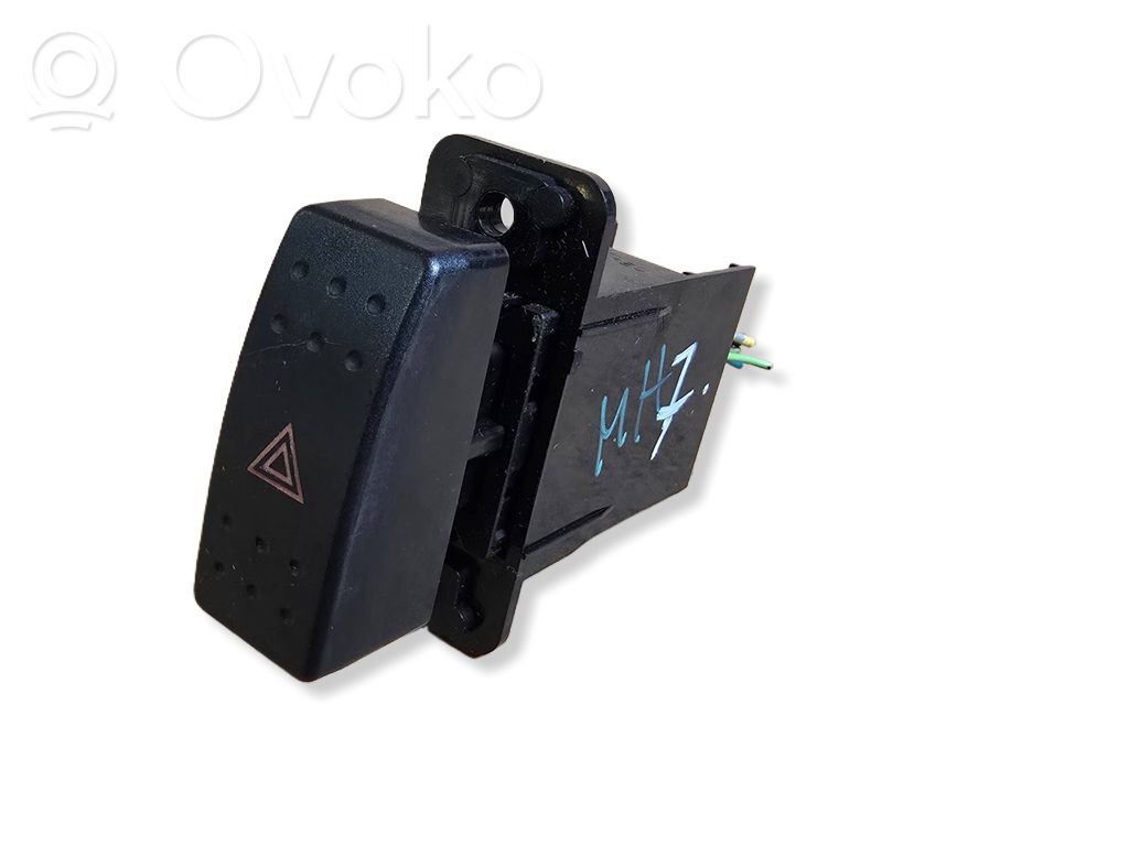 Suzuki Ignis Botón interruptor de luz de peligro 