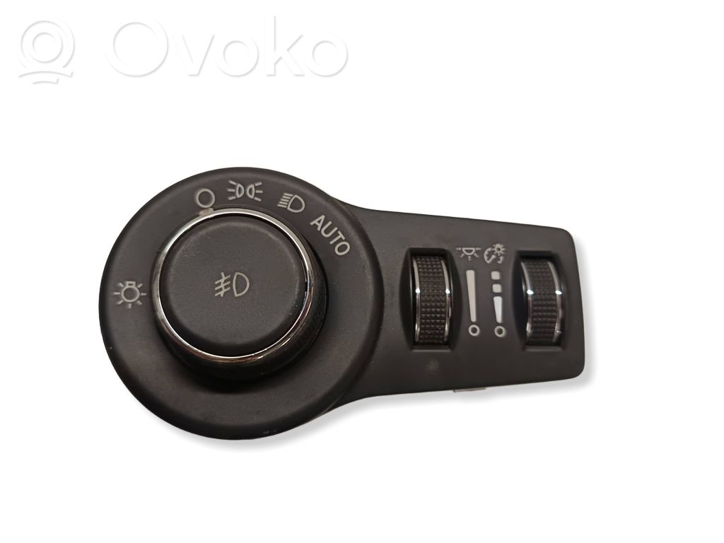 Chrysler Pacifica Light switch 