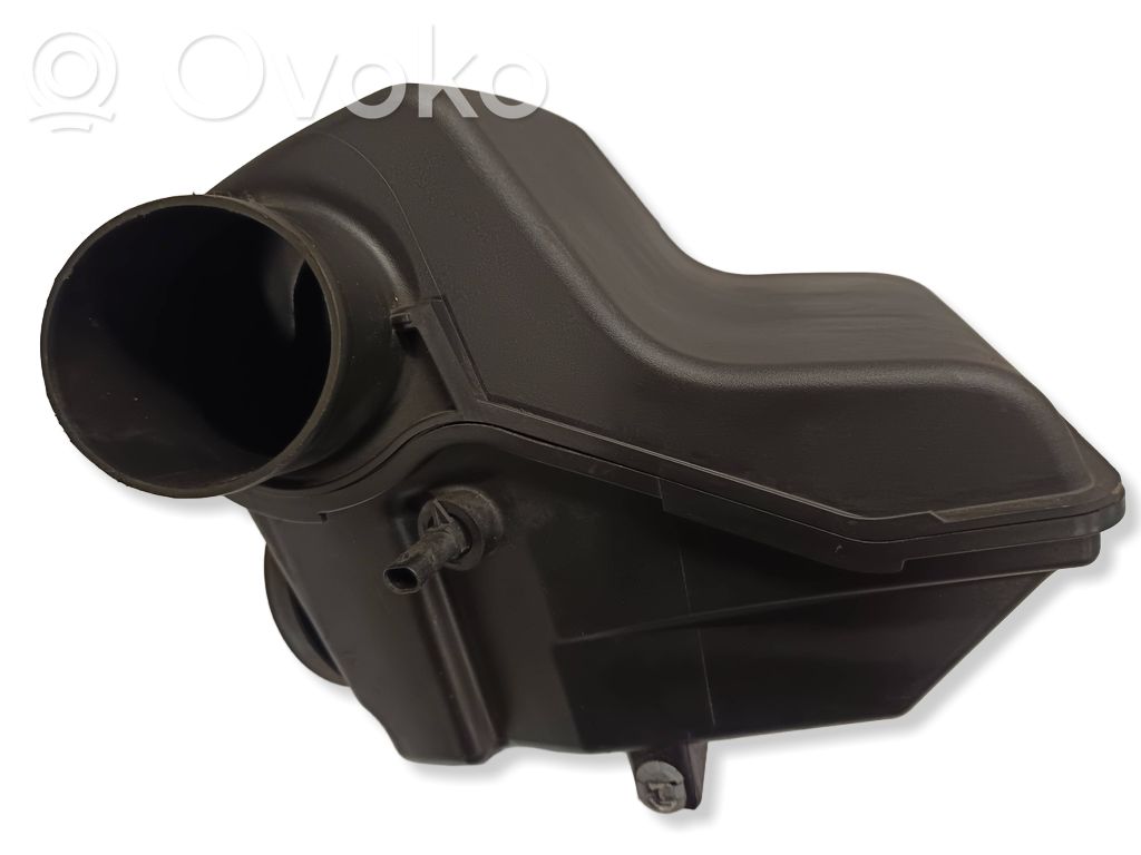 Chrysler Pacifica Air filter box 