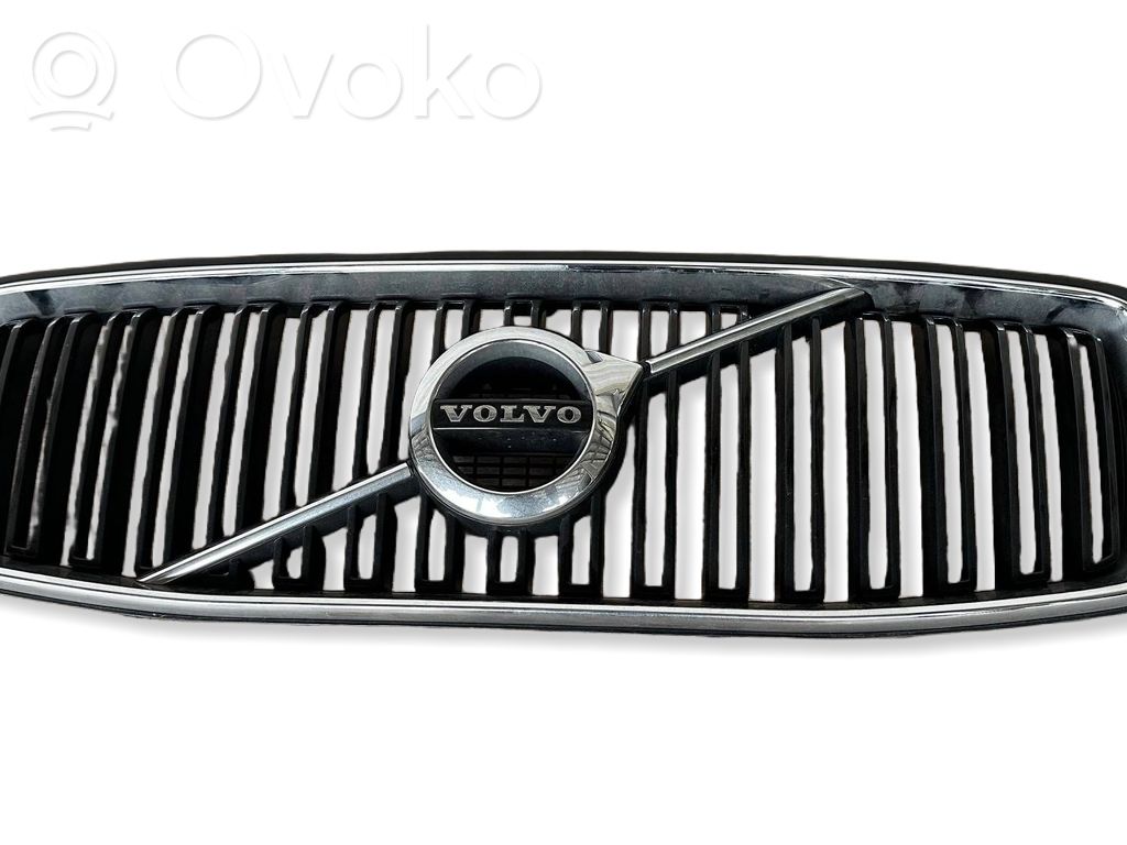 Volvo XC90 Etupuskurin ylempi jäähdytinsäleikkö 
