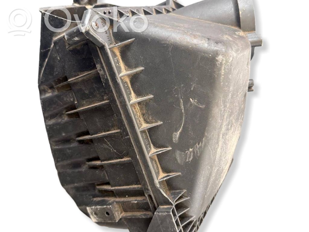 Audi A4 S4 B7 8E 8H Air filter box 