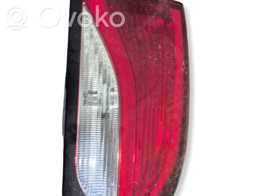 Chrysler Pacifica Tailgate rear/tail lights 