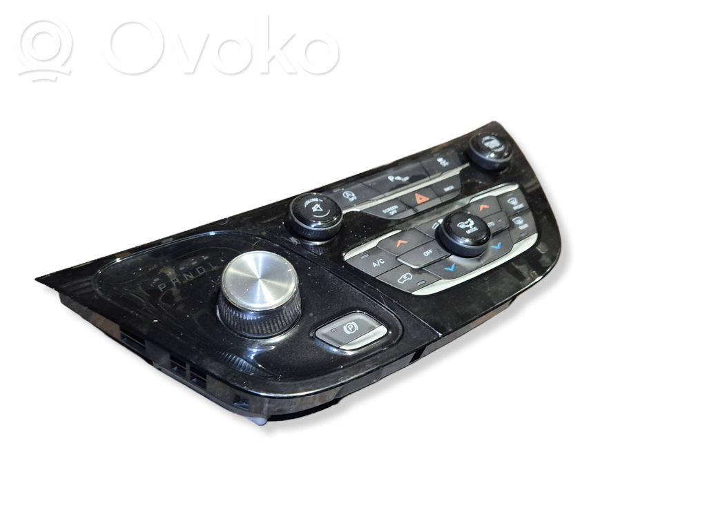 Chrysler Pacifica Climate control unit 