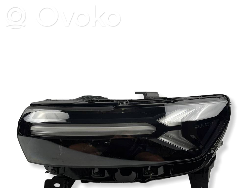 Dacia Duster III Lampa przednia 