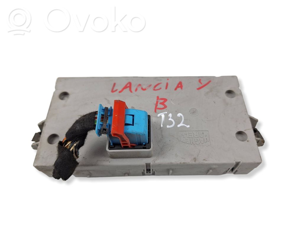 Lancia Ypsilon Fuse module 