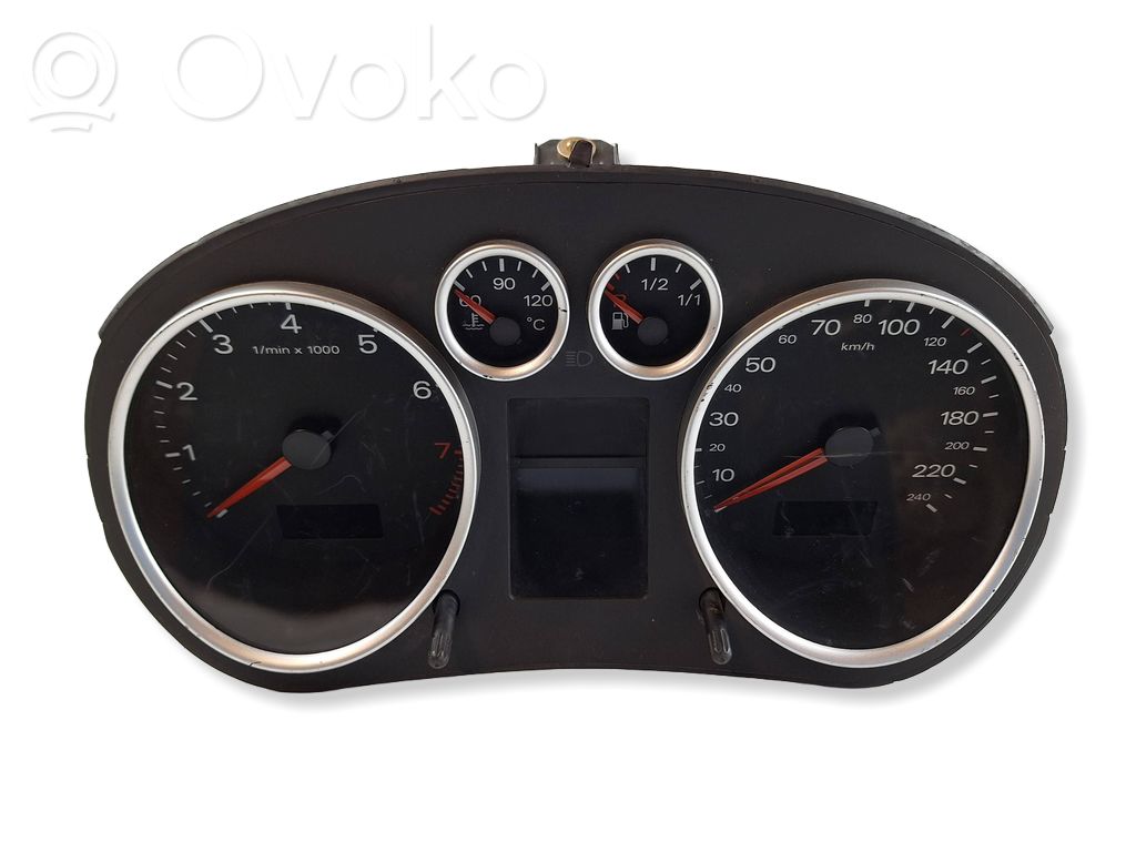 Audi A2 Speedometer (instrument cluster) 
