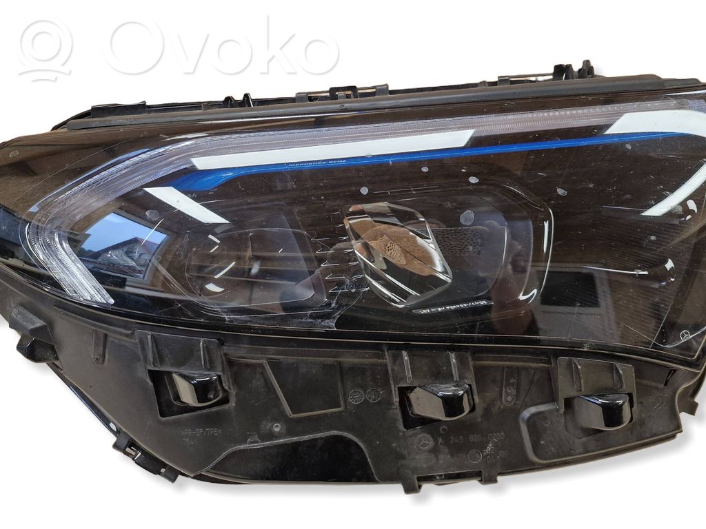 Mercedes-Benz EQA Lampa przednia 
