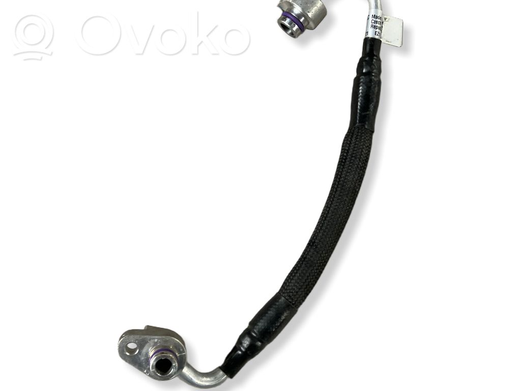 Porsche Taycan 9J1 Ilmastointilaitteen putki (A/C) 