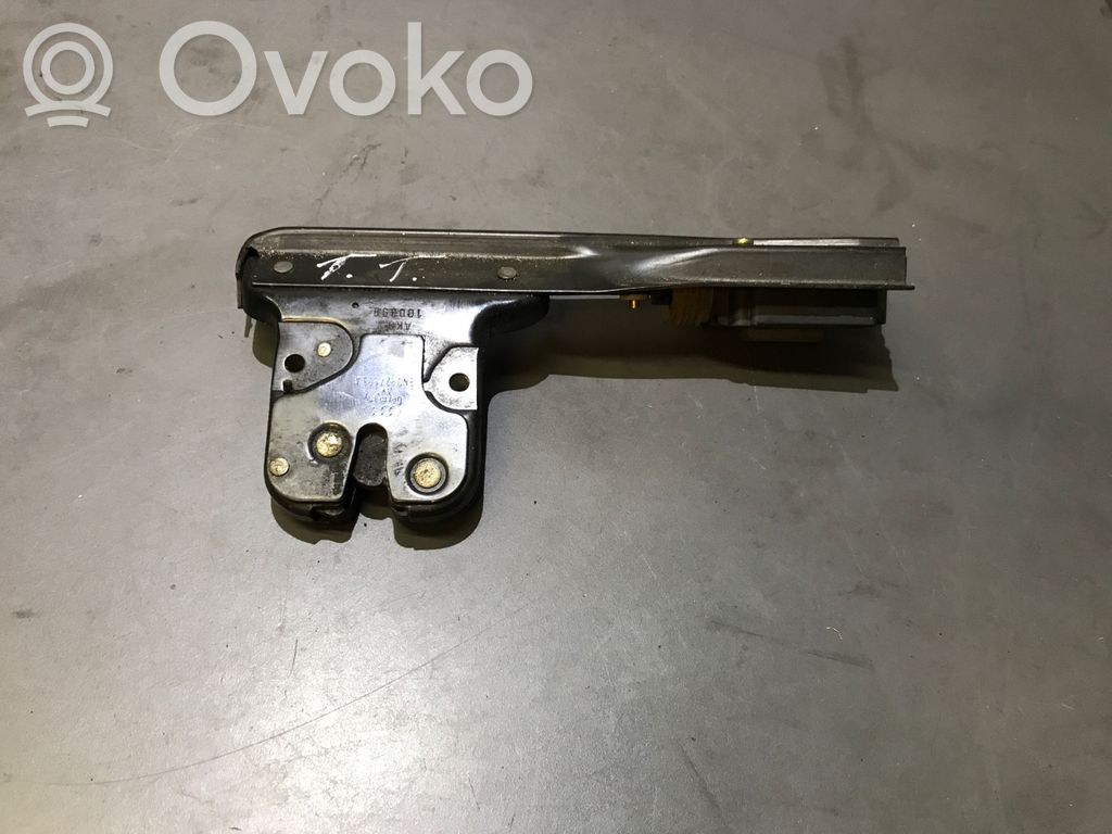 Loading door lock   8N0827506A,100399