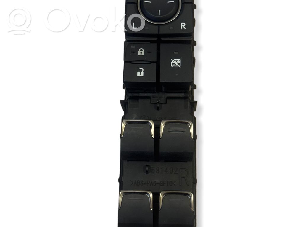 Electric window control switch   8404078060,4921C49TM7806