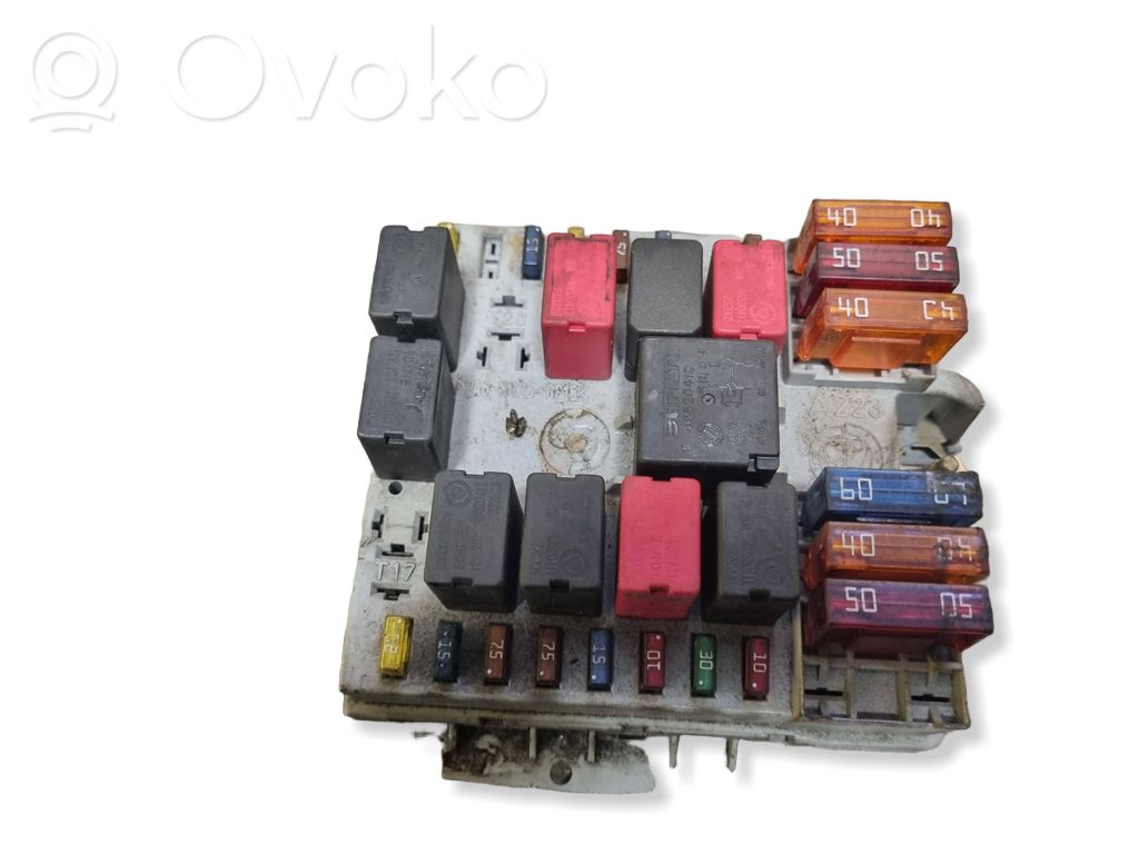 Alfa Romeo GT Fuse module 
