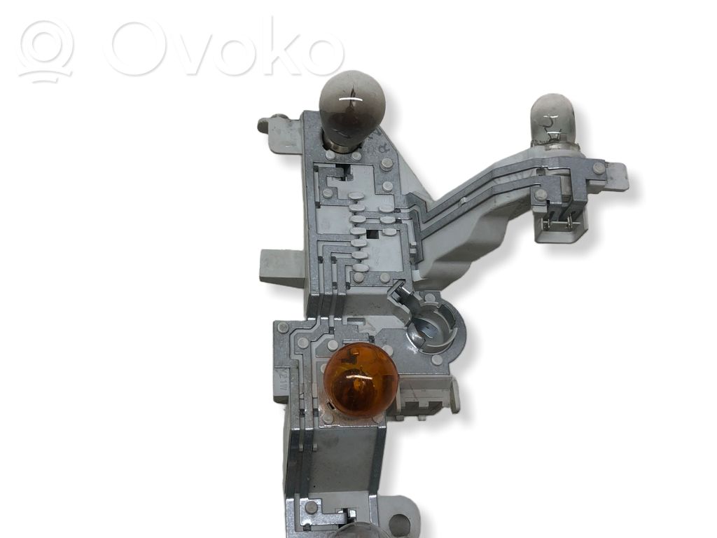 BMW 1 E81 E87 Cubierta del soporte de la lámpara de la luz trasera 