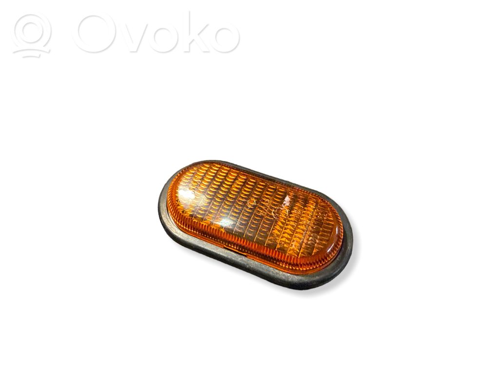 Opel Vivaro Front fender indicator light 