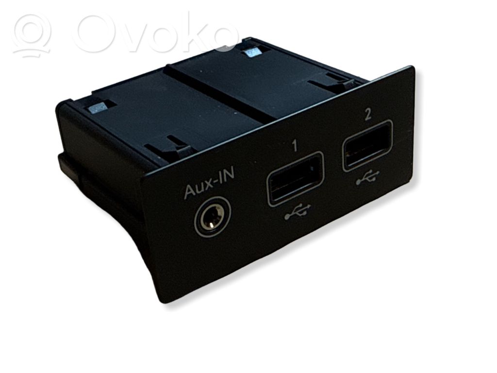 Renault Zoe USB socket connector 