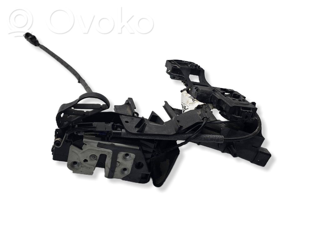 Ford Focus Priekšpusē slēdzene 