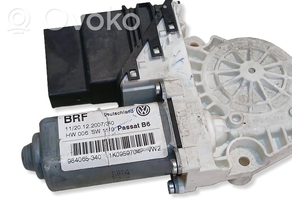 Volkswagen PASSAT B6 Silniczek podnoszenia szyby drzwi tylnych 