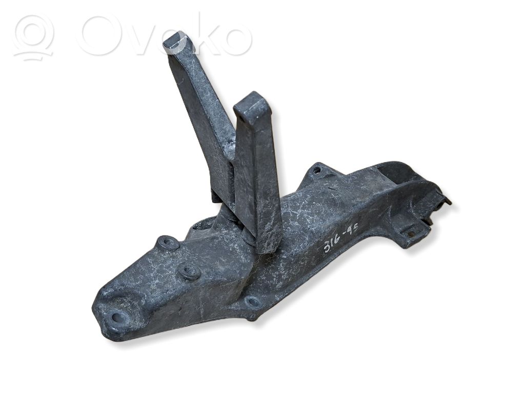 BMW 3 E36 Engine mounting bracket 