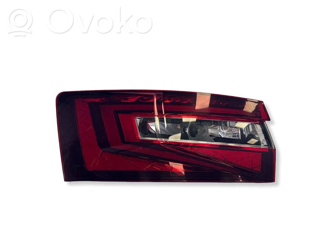 Skoda Superb B8 (3V) Lampa tylna 