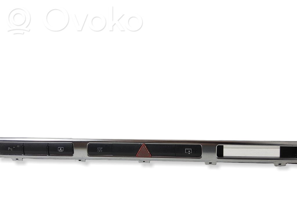 Audi A8 S8 D3 4E Hazard light switch 