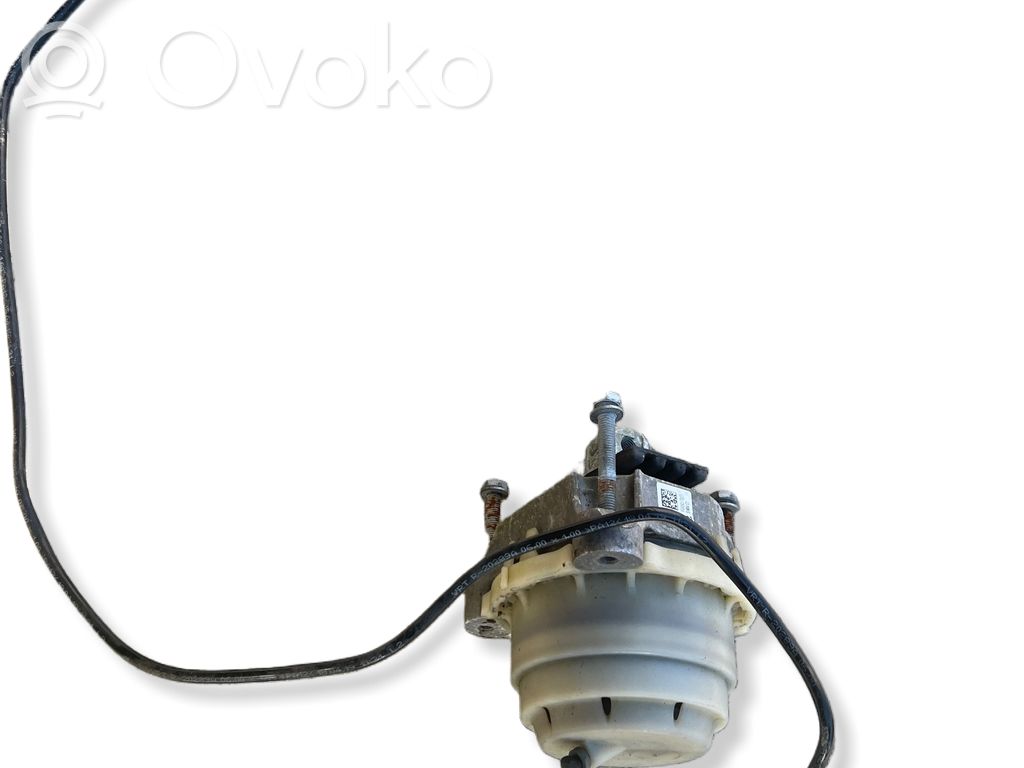 Engine mount bracket   6864828