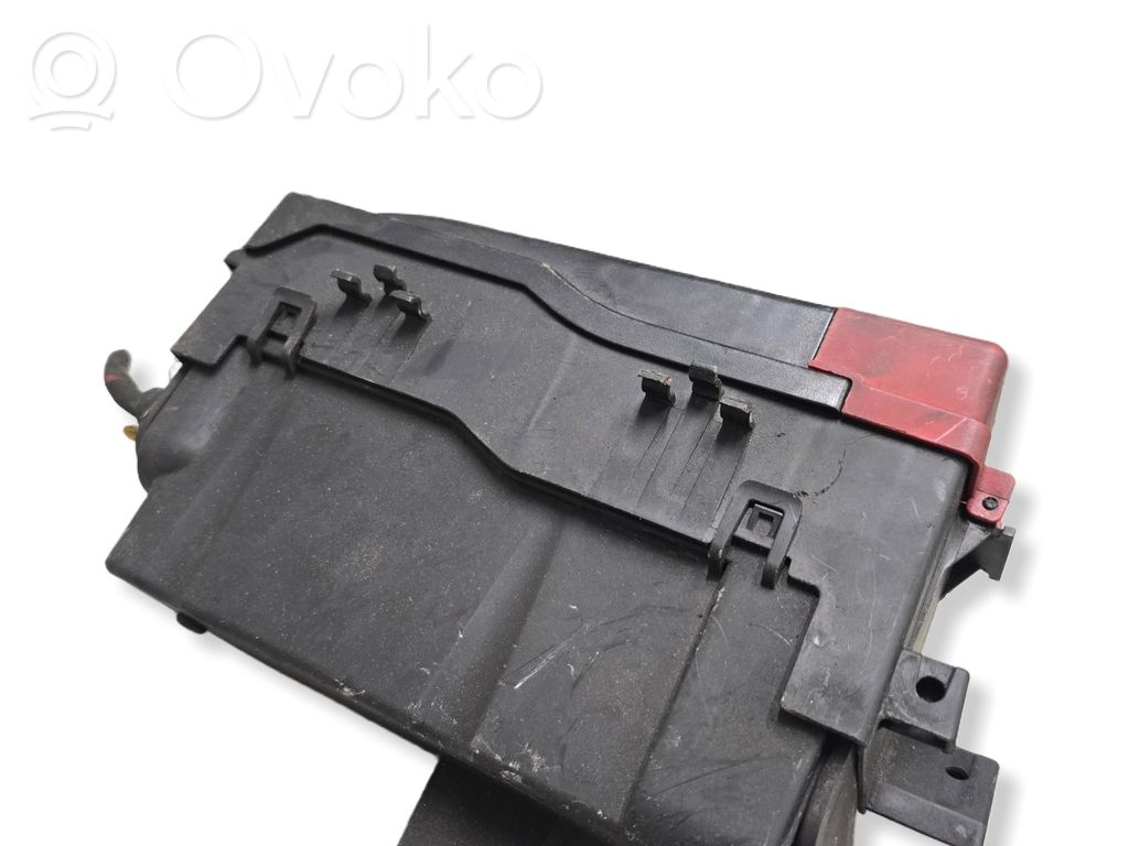 Jaguar XE Fuse module 