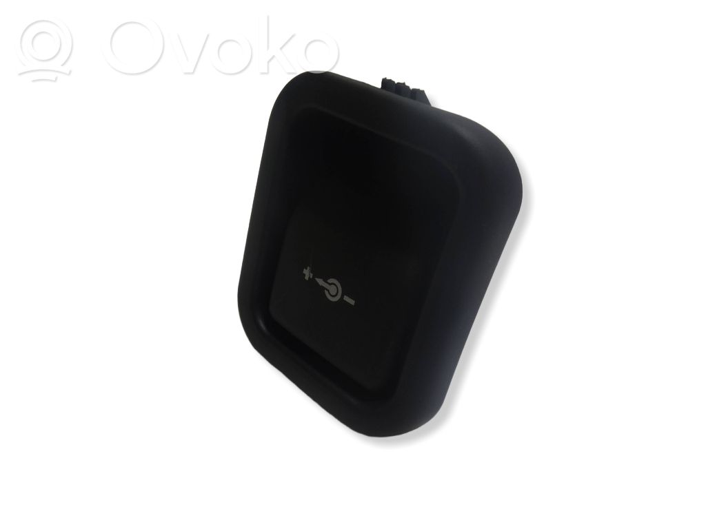 Enchufe de 12V (trasero)   7008038
