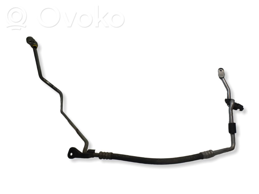 BMW 1 E81 E87 Ilmastointilaitteen putki (A/C) 