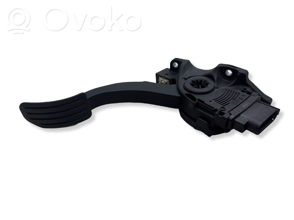 Volvo V70 Accelerator throttle pedal 