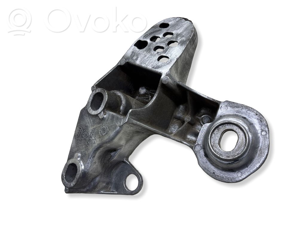 Audi A6 S6 C5 4B Engine mounting bracket 
