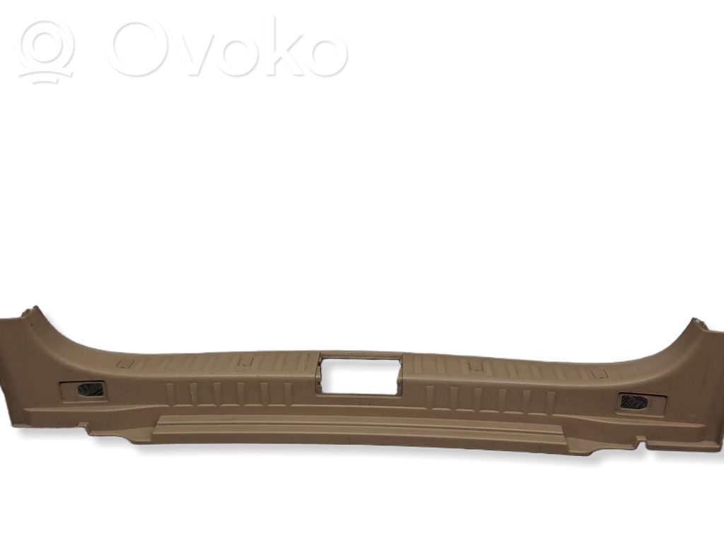 BMW 3 E90 E91 Osłona pasa bagażnika 