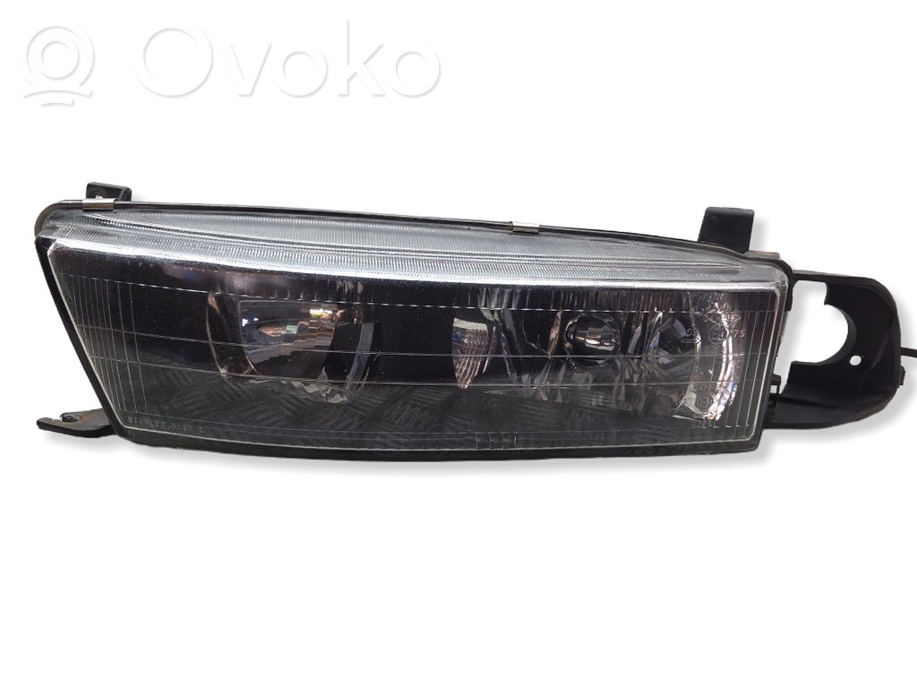 Mitsubishi Galant Lampa przednia 