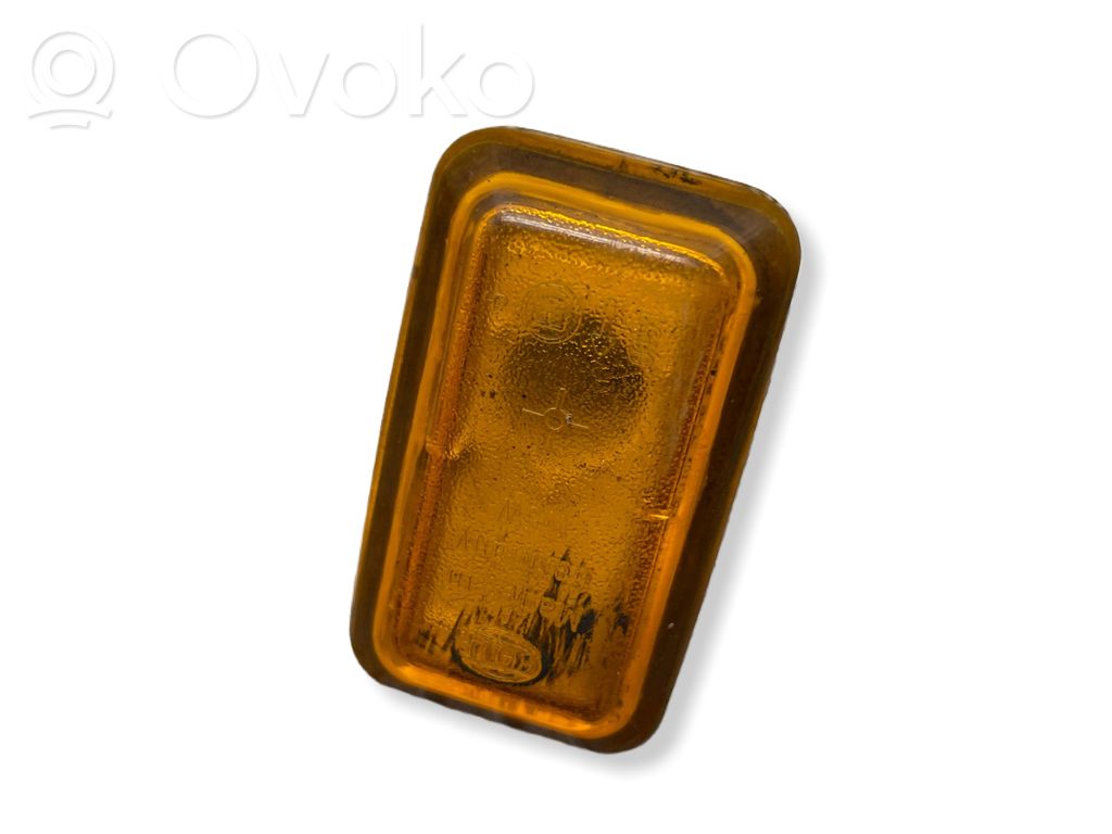 Audi A6 S6 C4 4A Front fender indicator light 