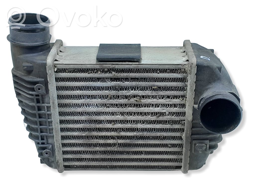 Interkūlerio radiatorius   4F0145806T