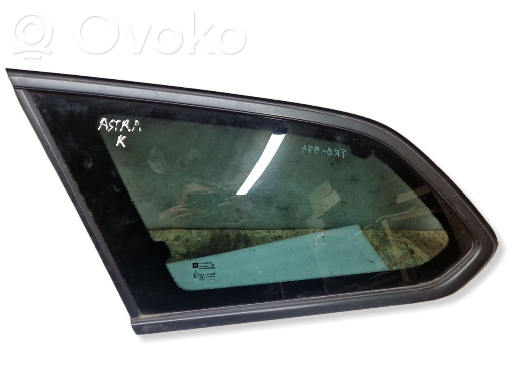 Opel Astra J Vidrio lateral trasero 