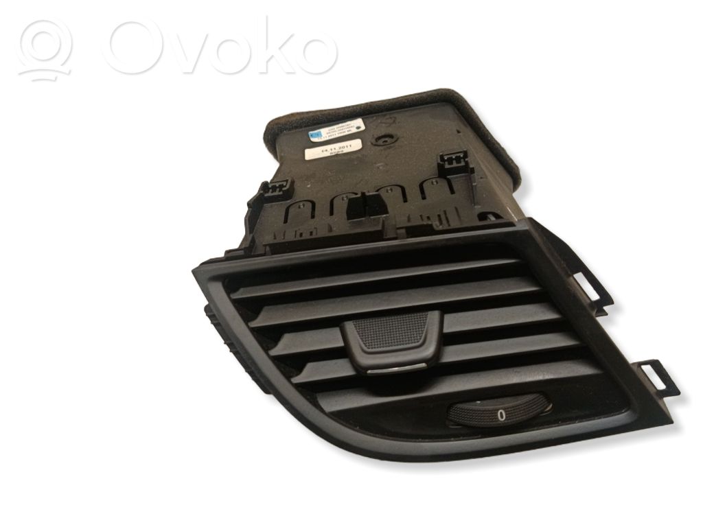 Opel Zafira C Grilă ventilație centrală 