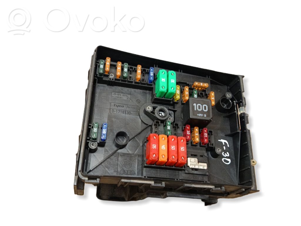 Volkswagen Touran I Fuse box set 